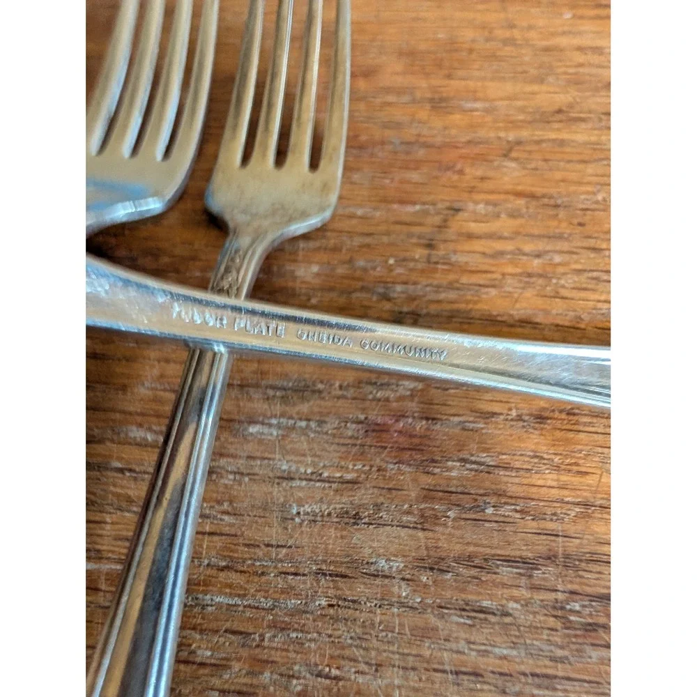 Oneida Community Tudor Plate Queen Bess II Silverplate Dinner Forks Set of 4